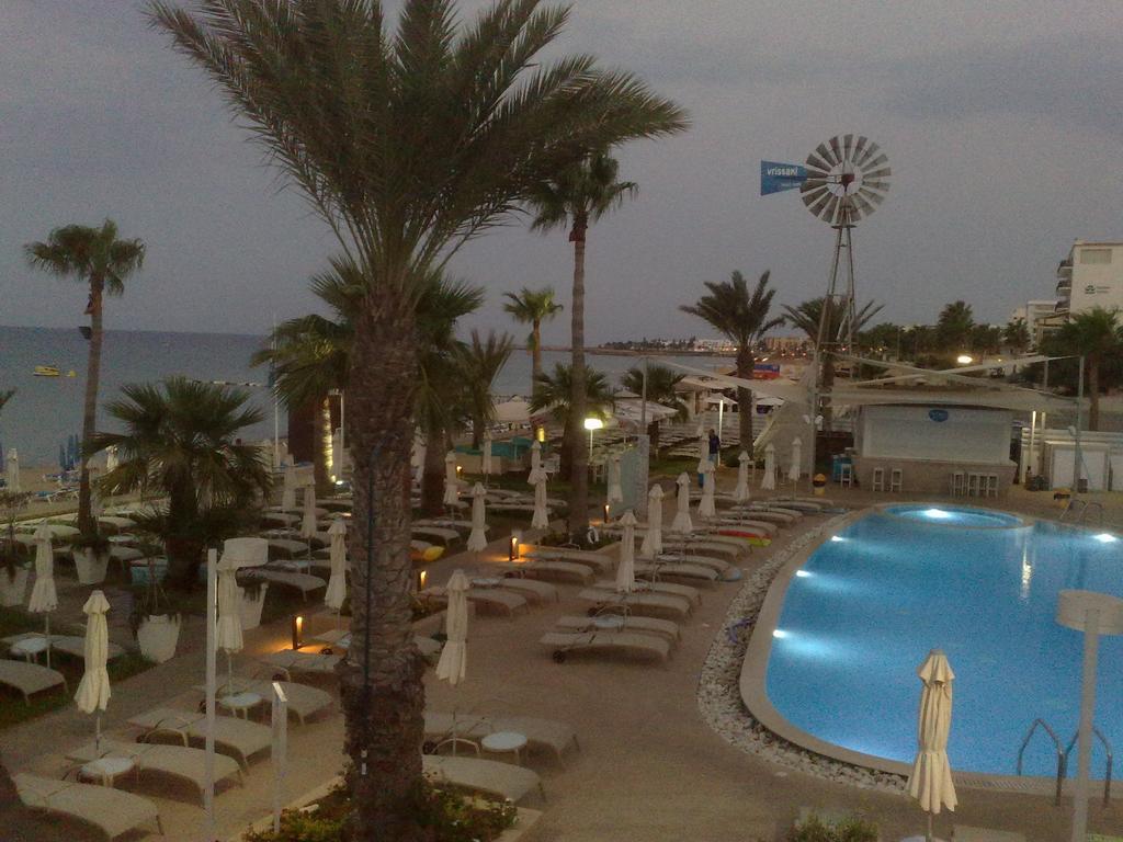 Vrissaki Beach Hotel Protaras Bagian luar foto