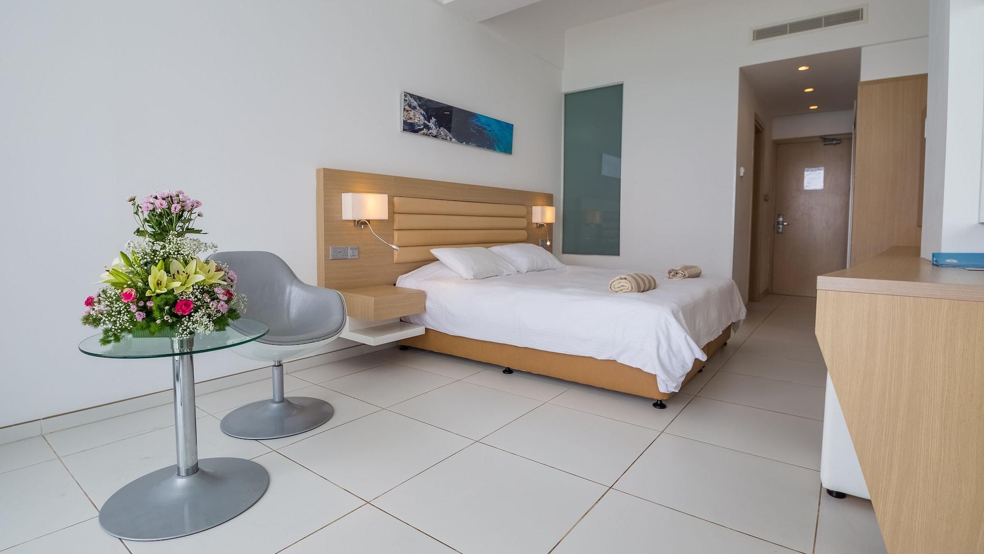 Vrissaki Beach Hotel Protaras Bagian luar foto