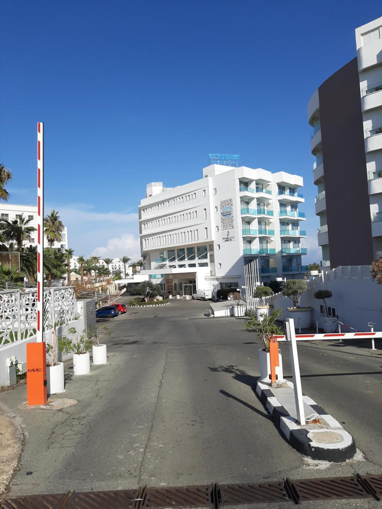 Vrissaki Beach Hotel Protaras Bagian luar foto